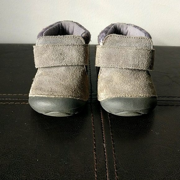 Stride Rite Other - Unisex fall bootie made from leather